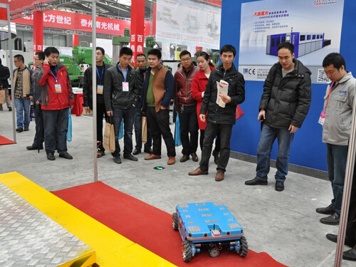 问鼎体育平台_问鼎(中国)参加2015中国西部国际装备制造业博览会-展会现场-3.jpg